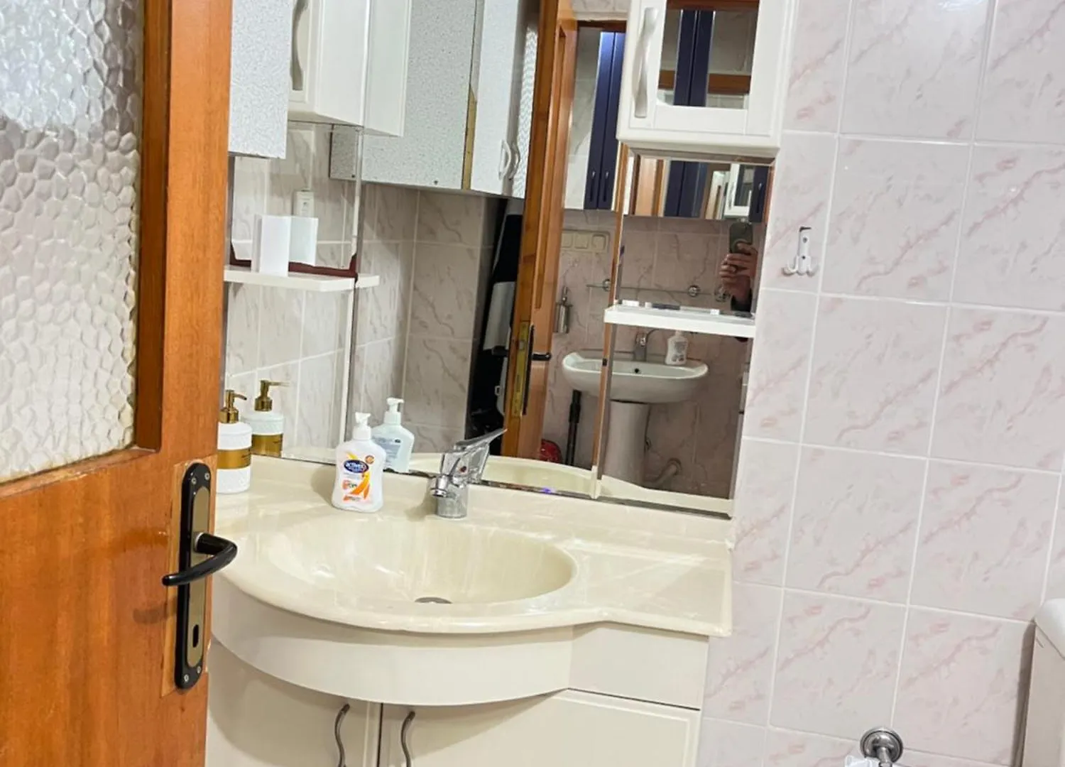 Konfor Ve Huzurunuz Icin Her Sey Var Klimasiz Oda Αττάλεια